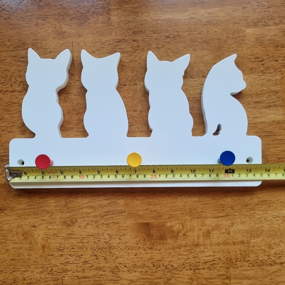 Cat Wall Mount Multi-Purpose Organizer With Pegs - Picture 3 of 8